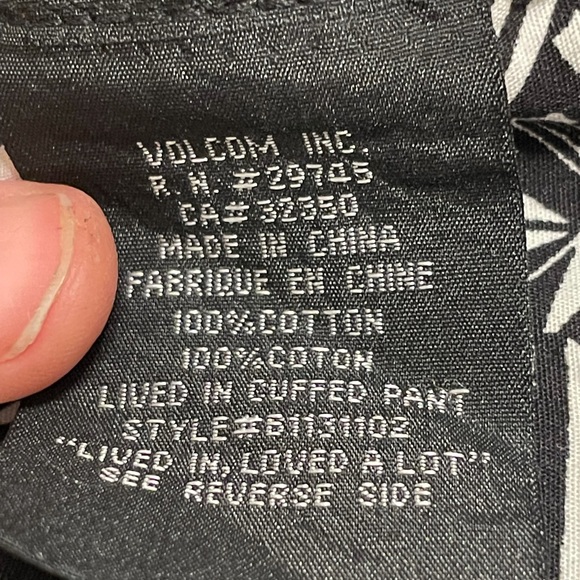 Volcom black lived in cuffed pants Size 7 NWT - Picture 9 of 9